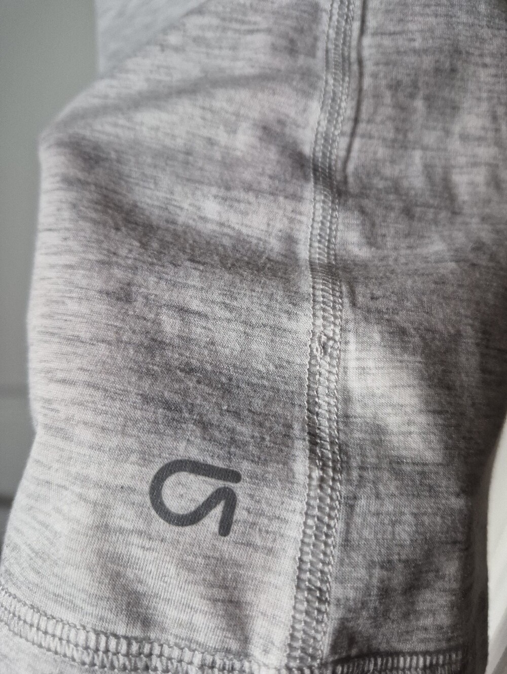 Performance RUN Graphic Racerback Tank - Light Gray / Gold / Neon Green - Picture 5 of 7